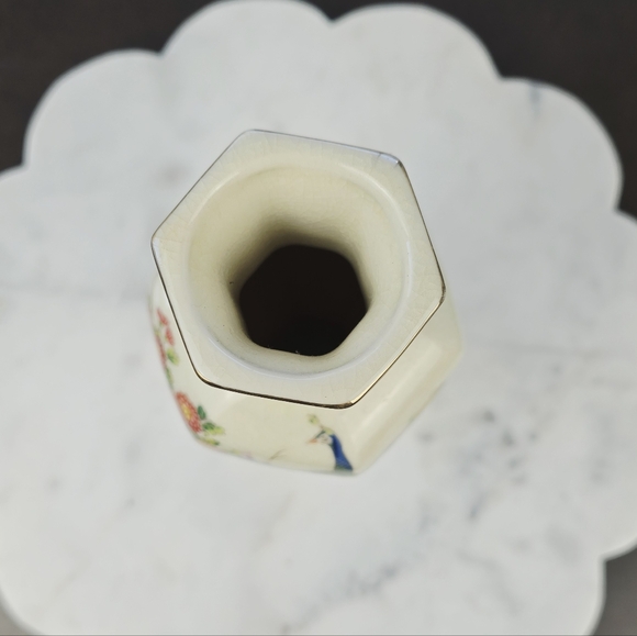 Vintage Japanese Satsuma-Style Ceramic Vase – Peacock & Floral Beauty! - Picture 8 of 10